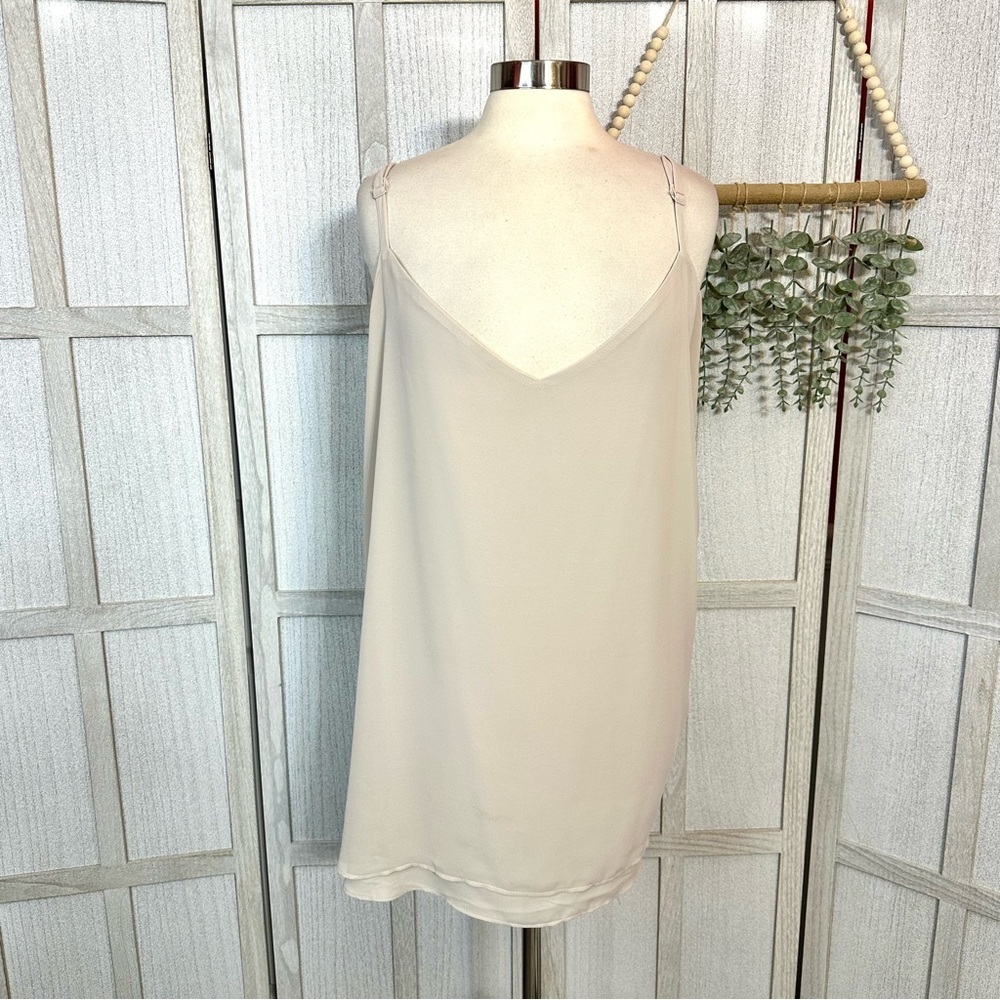 3/$22🩶 FLAW Torrid Sophie Chiffon Swing Cami Beige Tank Top Shirt Plus Size 5 5X